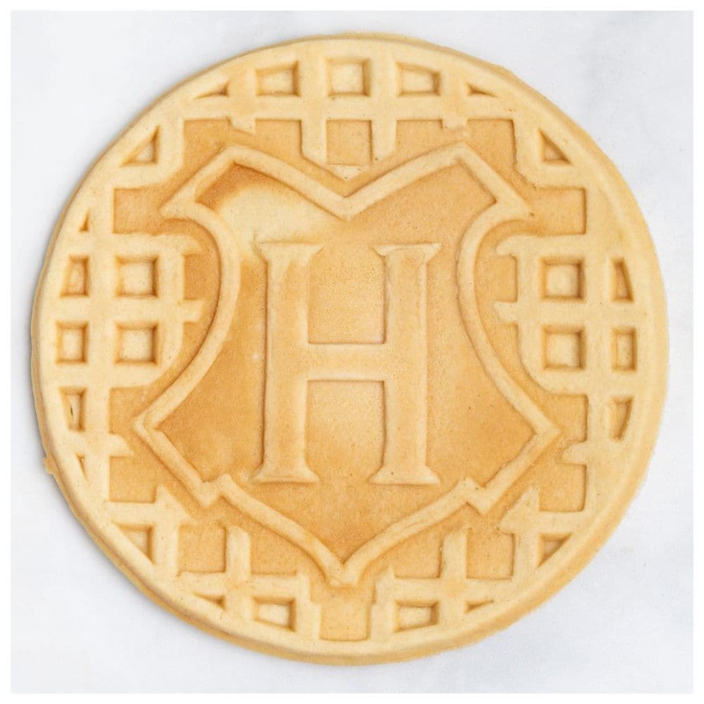 Uncanny Brands - Harry Potter Hogwarts Waffle Maker - Blue